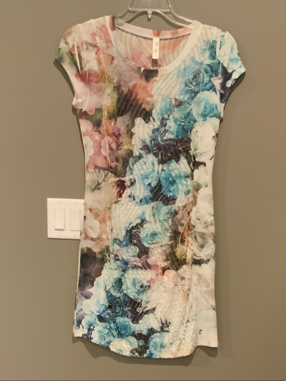 Floral Ribbed Short Sleeve Mini Dress in Blue and White